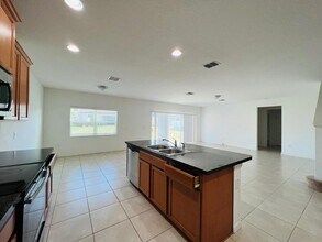 3836 Shoreside Dr in Kissimmee, FL - Building Photo - Building Photo