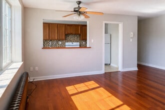 FRIENDSHIP COURT in Pittsburgh, PA - Building Photo - Building Photo