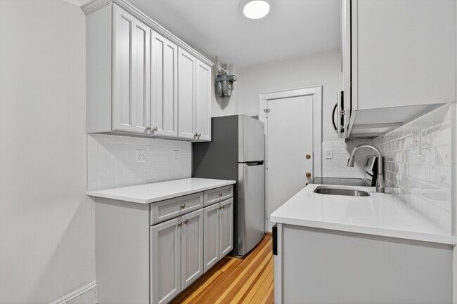 137 Englewood Ave in Boston, MA - Building Photo - Building Photo