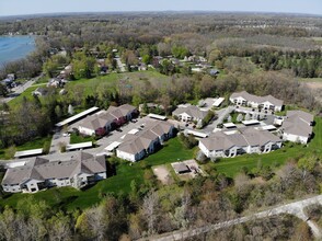 Whitmore Lake Apartments in Whitmore Lake, MI - Foto de edificio - Building Photo