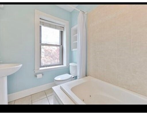 19 Medford St-Unit -1 in Chelsea, MA - Building Photo - Building Photo