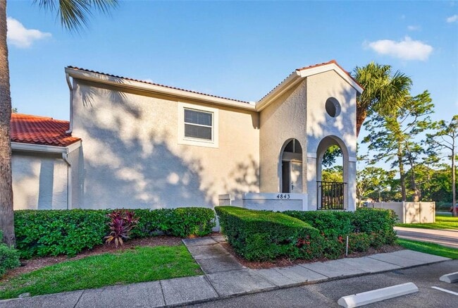 4843 Napoli Ct NE