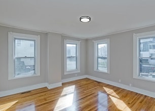 13 Hampden St in Westfield, MA - Building Photo - Building Photo