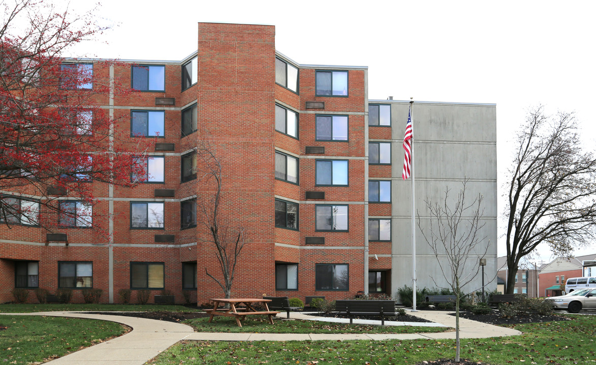 Two Rivers Apartment in Newport, KY - Building Photo