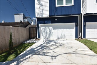 6834 Foster St in Houston, TX - Foto de edificio - Building Photo