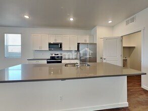 23464 E 2nd Pl in Aurora, CO - Building Photo - Building Photo