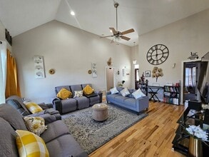501 Impala Ct in Morgantown, WV - Foto de edificio - Building Photo