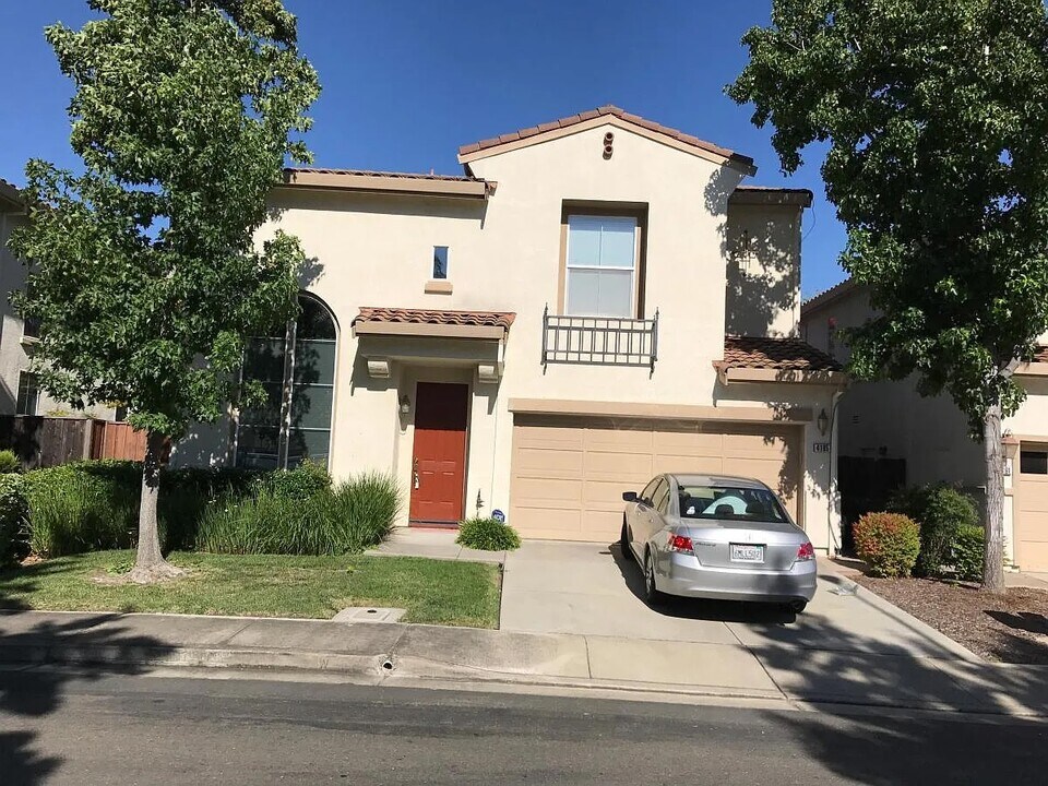 4195 Preciado Dr in Dublin, CA - Building Photo