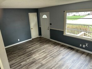 609 E 14th St N in Newton, IA - Building Photo - Building Photo