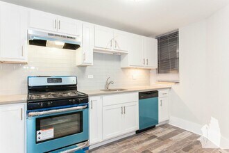 2922 W Logan Blvd, Unit G in Chicago, IL - Building Photo - Building Photo