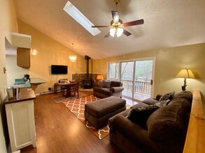 9315 NC-105 in Banner Elk, NC - Building Photo - Building Photo