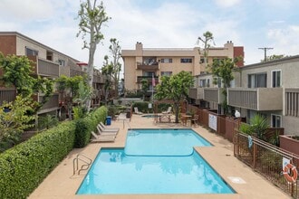 Alpine Terrace Apartments in Canoga Park, CA - Building Photo - Building Photo