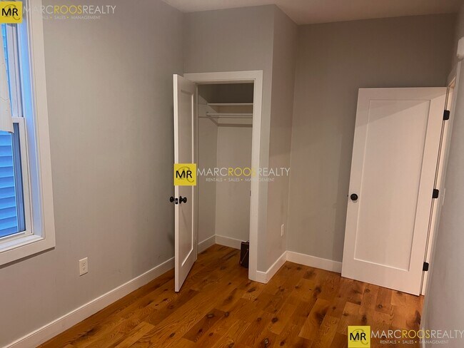 283 Chelsea St, Unit 2 in Boston, MA - Building Photo - Building Photo