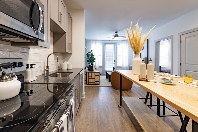 WOODBURN EXCHANGE in Cincinnati, OH - Foto de edificio - Interior Photo