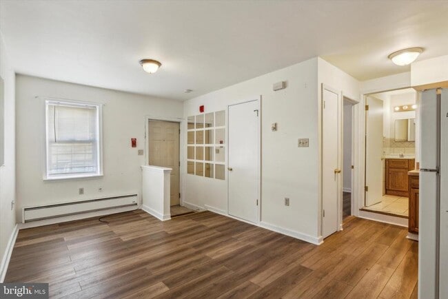 property at 2855 E Thompson St