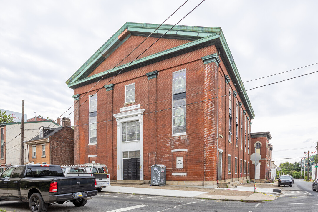 Old Brick Lofts in Philadelphia, PA - Building Photo