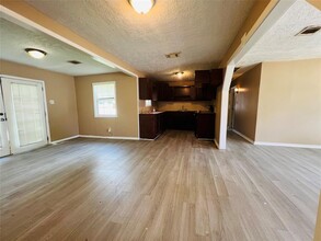 5943 Southville St in Houston, TX - Building Photo - Building Photo