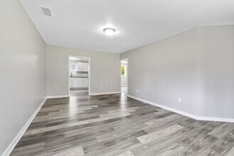 1635 Elaine Rd in Columbus, OH - Building Photo - Building Photo