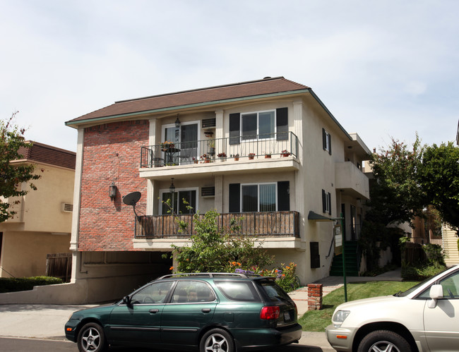 1443 Brockton Ave in Los Angeles, CA - Building Photo - Building Photo