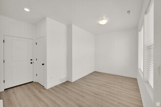 570 Sego Wy in Farmington, UT - Building Photo - Building Photo