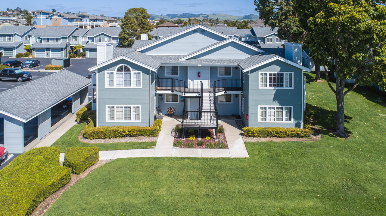 Oak Park Village Apartments in Grover Beach, CA - Building Photo