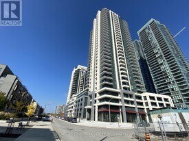 4055 Parkside Village Dr in Mississauga, ON - Building Photo