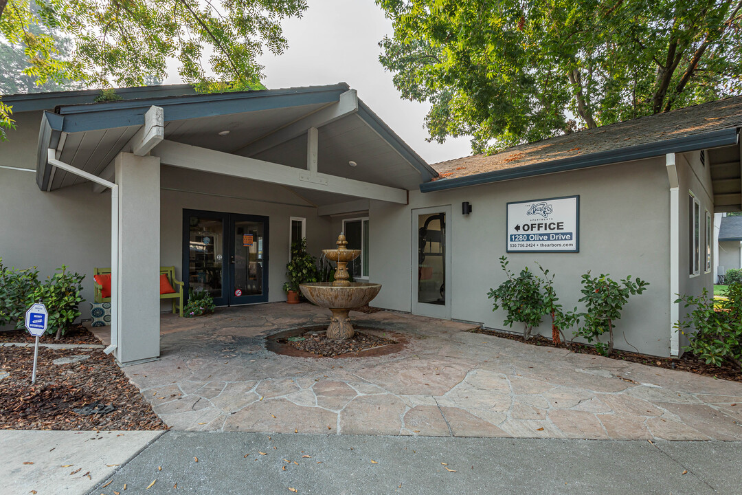 The Arbors in Davis, CA - Foto de edificio