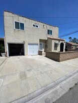 5460 Pine Ave in Long Beach, CA - Building Photo
