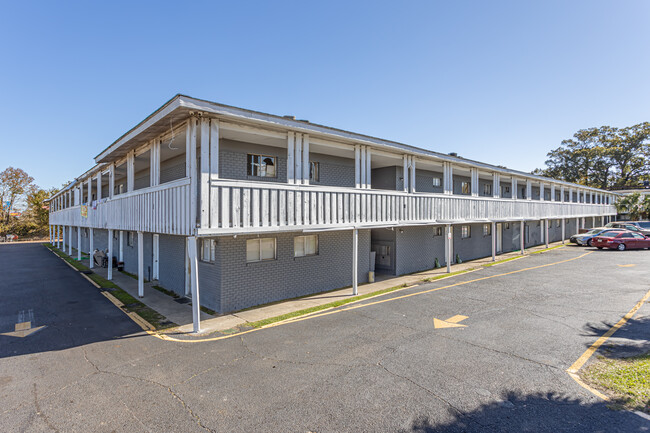 Summer Grove in Baton Rouge, LA - Building Photo - Primary Photo