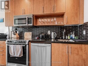 120 Homewood Ave in Toronto, ON - Building Photo - Building Photo