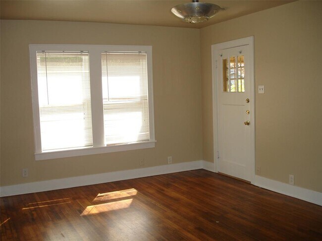 311 W 21st St in Houston, TX - Building Photo - Building Photo