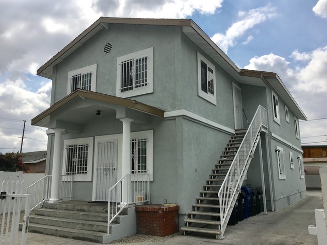 Duplex - East 80th Street in Los Angeles, CA - Foto de edificio - Building Photo