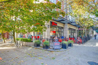 The Beresford in Vancouver, BC - Building Photo - Building Photo