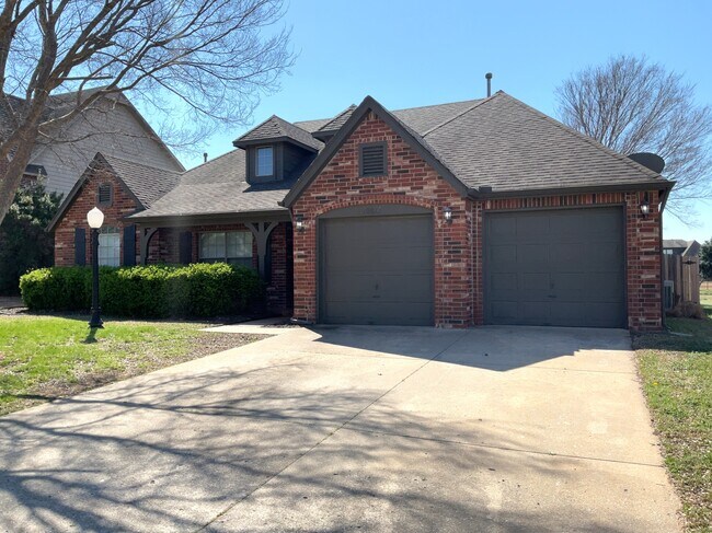 property at 10012 E 95th St N