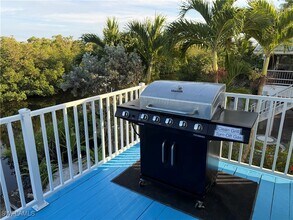 1296 Grand Canal Dr in Naples, FL - Building Photo - Building Photo