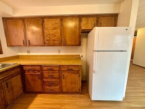 1078-1080-1080 Alder Dr NE in Keizer, OR - Foto de edificio - Building Photo