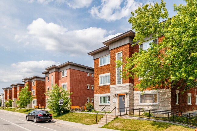 1127 Vincent-Massey Rue