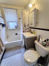 208 Winthrop Rd in Brookline, MA - Foto de edificio - Building Photo