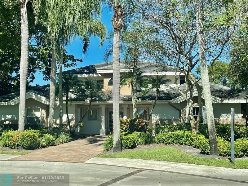 9877 Westview Dr in Coral Springs, FL - Building Photo