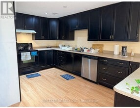 42 Condorvalley Crescent in Brampton, ON - Building Photo - Building Photo