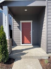 31351 NW Brooking St in North Plains, OR - Building Photo - Building Photo