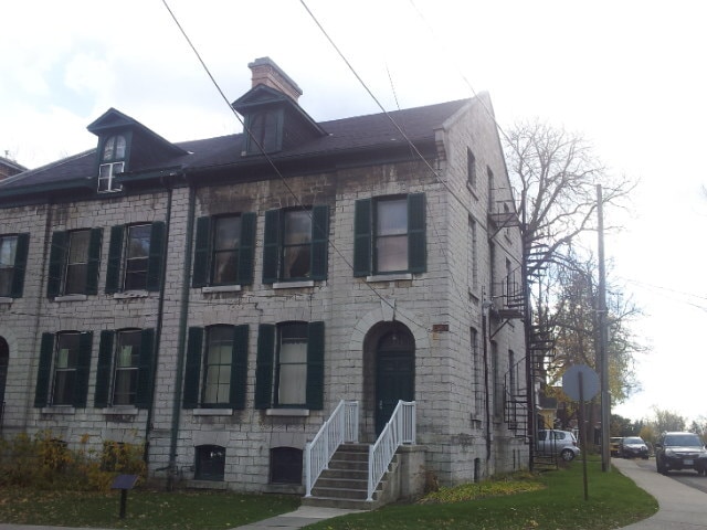 134 Earl St