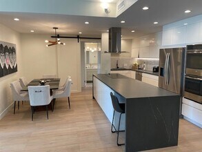 10433 Wilshire Blvd, Unit 202 in Los Angeles, CA - Building Photo - Building Photo