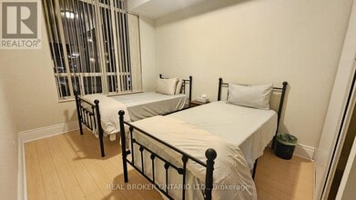 3880 Duke of York Blvd in Mississauga, ON - Building Photo - Building Photo