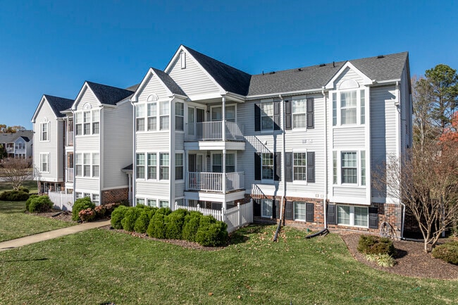 Laurel Oaks Condos in Glen Allen, VA - Building Photo - Building Photo