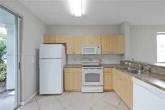 3533 Sonoma Dr in Riviera Beach, FL - Building Photo - Building Photo