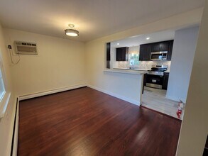 936 Durham Rd in Langhorne, PA - Foto de edificio - Building Photo