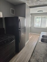 653 Rhoads Ave in Columbus, OH - Foto de edificio - Building Photo