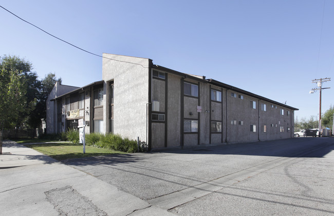 6129 Cahuenga in North Hollywood, CA - Foto de edificio - Building Photo