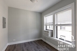 709 W Brompton Ave, Unit 39 in Chicago, IL - Building Photo - Building Photo